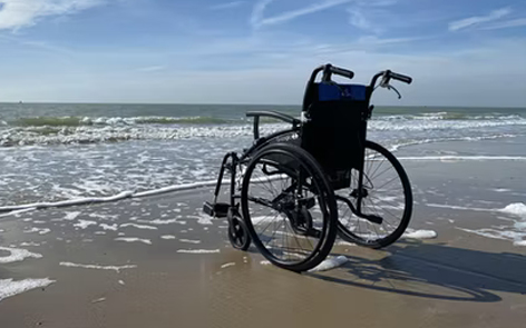 Lightweight and Portable Motorized Power Wheelchair Makes Traveling Easier